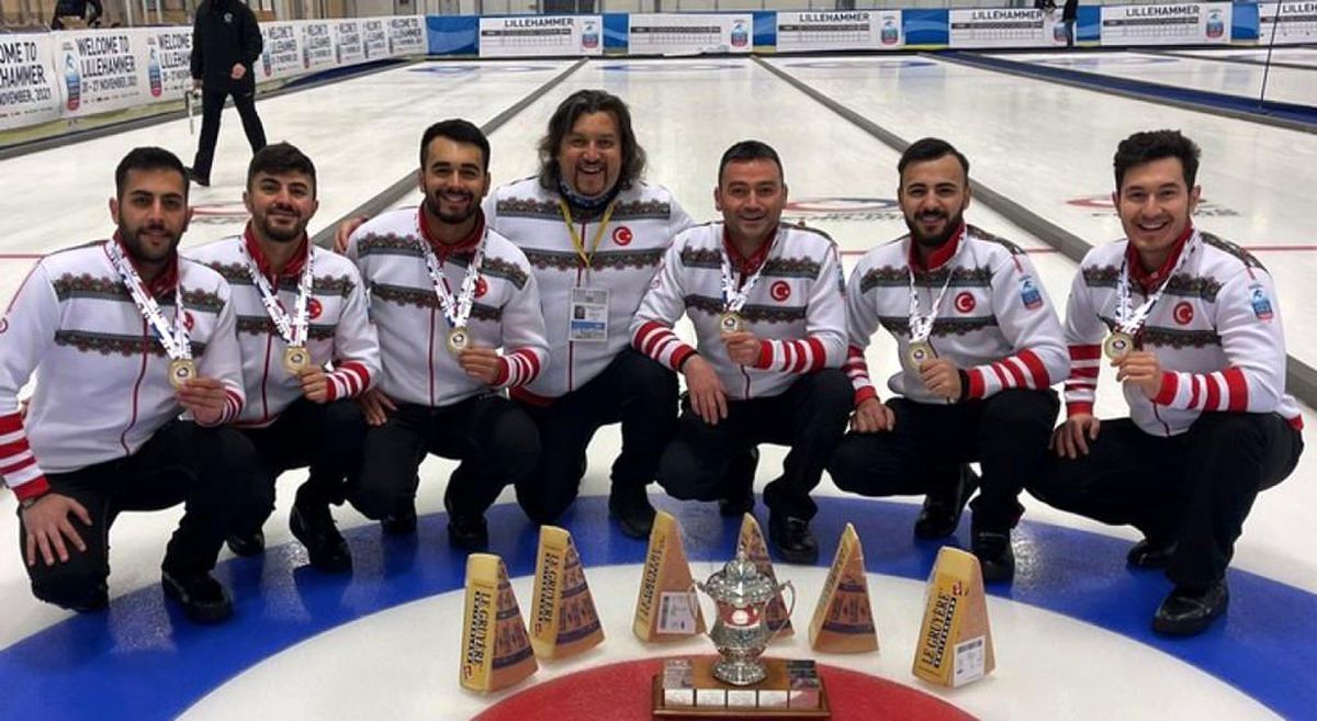 \'Türkiye Curling Takımları\'nın başarısına DPÜ katkısı