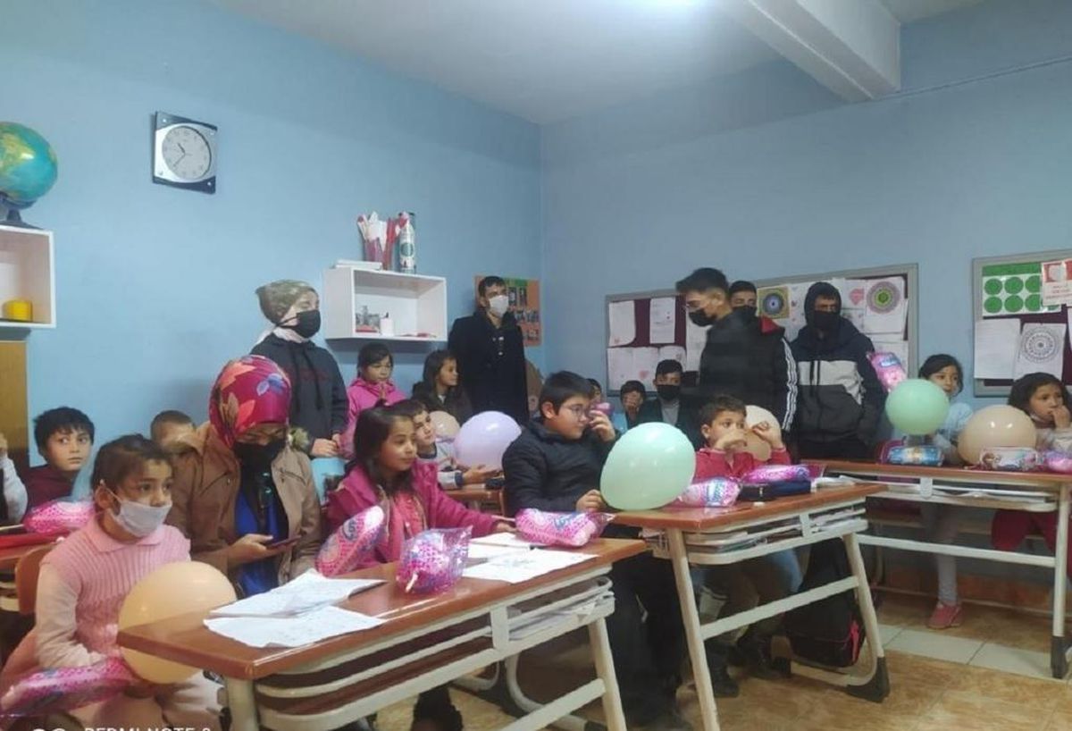 Ulaş\'ta "İlkokullu Kardeşlerimizle Buluşuyoruz Projesi"