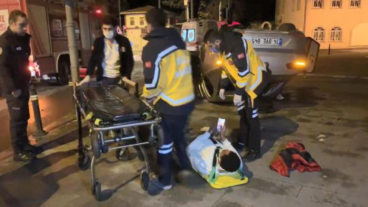 Üsküdar'da otomobil takla attı: 3 yaralı