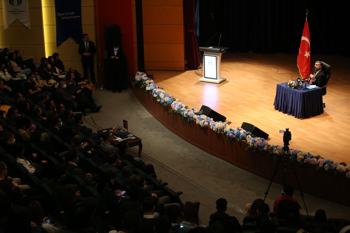 Yayıncılıkta özgürlük ve sorumluluk SUBÜ\'de düzenlenen söyleşide ele alındı