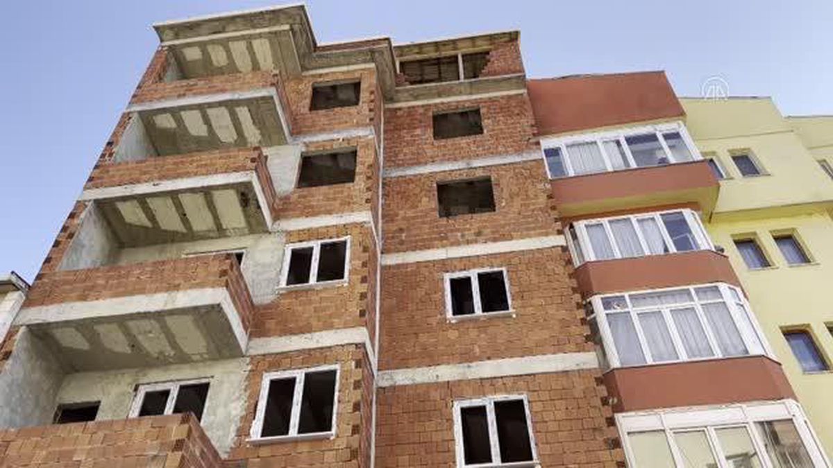 Asansör boşluğuna düşen işçi hayatını kaybetti