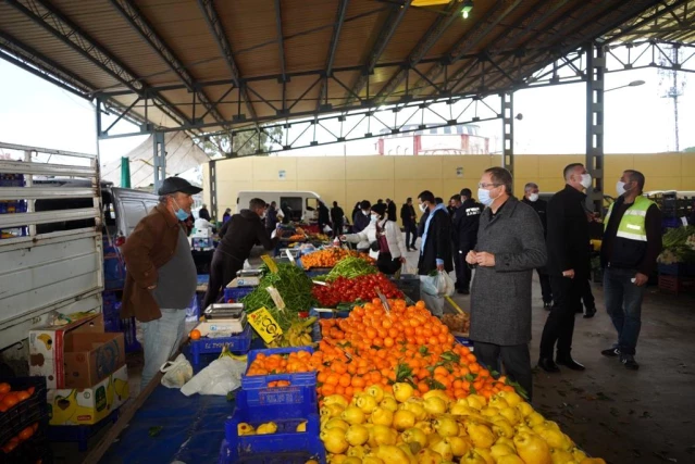 Ayvalık'ta Başkan Ergin'den Sarımsaklı pazaryeri ziyareti