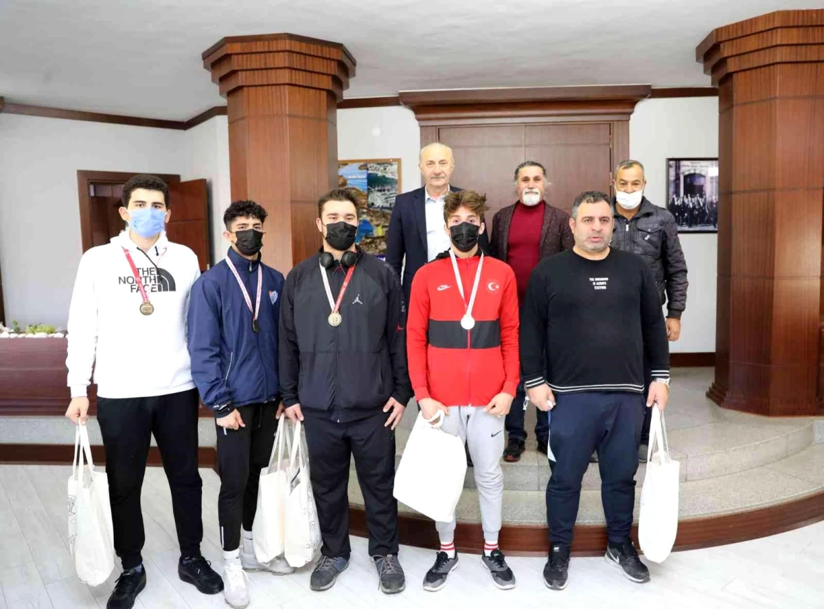 Başkan Atabay, Türkiye Şampiyonası\'na katılacak Didimli boksörleri ağırladı