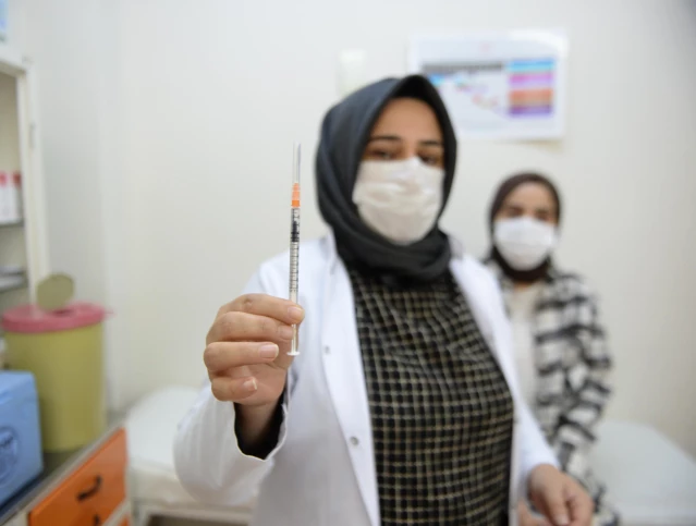 Bingöl'de gençlerin eksik aşılarını tamamlamasıyla sarı kategori hedefleniyor