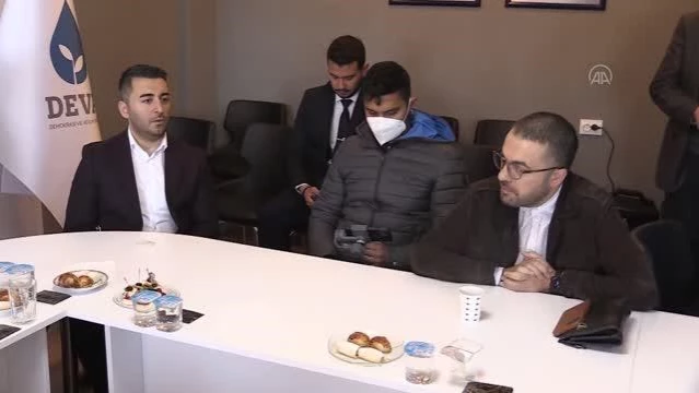 ÇANAKKALE - DEVA Partisi Genel Başkanı Babacan, gazetecilerle bir araya geldi