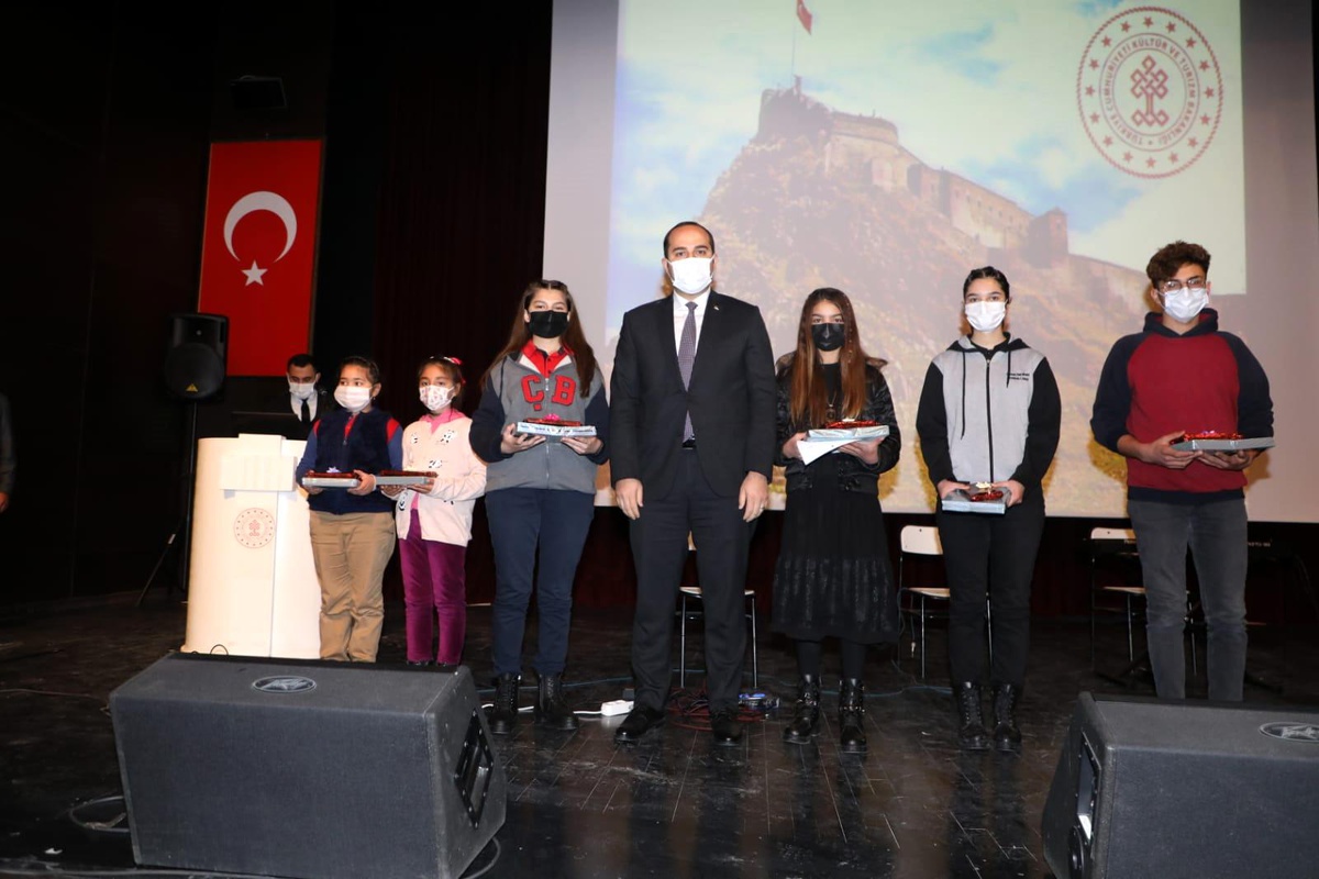 Dünya İnsan Hakları Günü münasebetiyle Valiliğimiz tarafından kutlama programı düzenlendi
