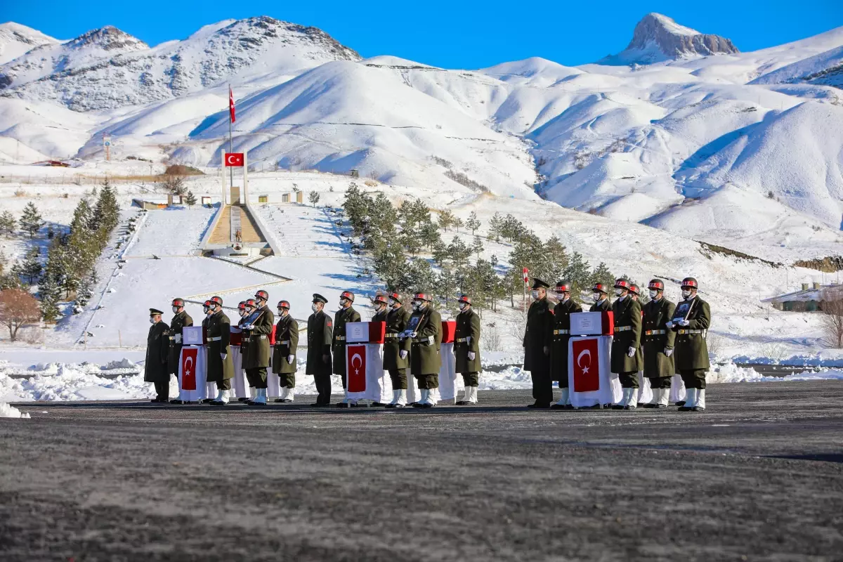 Son dakika 3. sayfa: Pençe-Yıldırım harekatı şehitlerine uğurlama töreni