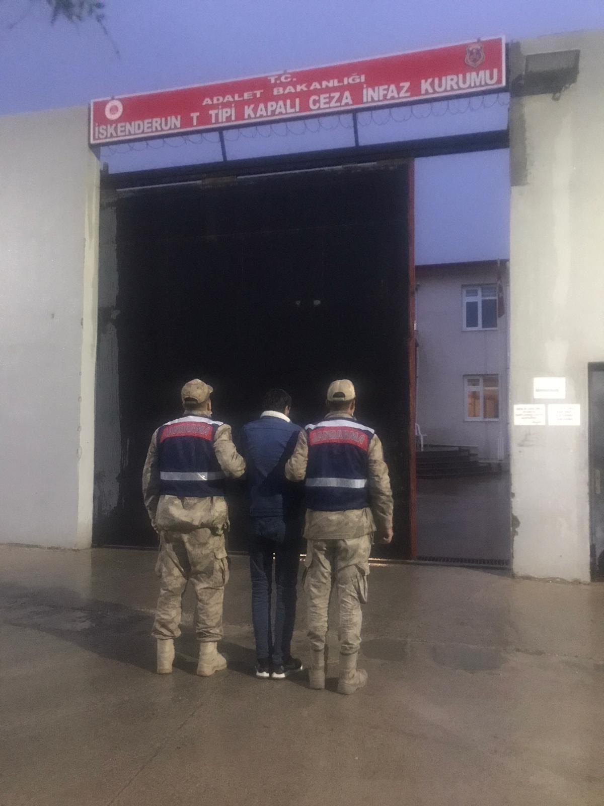 Hatay\'da 11 yıl 3 ay hapis cezası bulunan firari hükümlü yakalandı