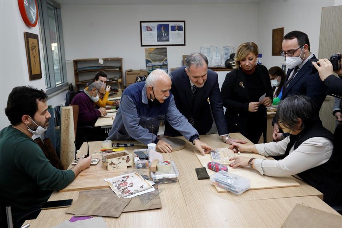 İnegöl\'de Sanat İnesmek İle Gelişiyor