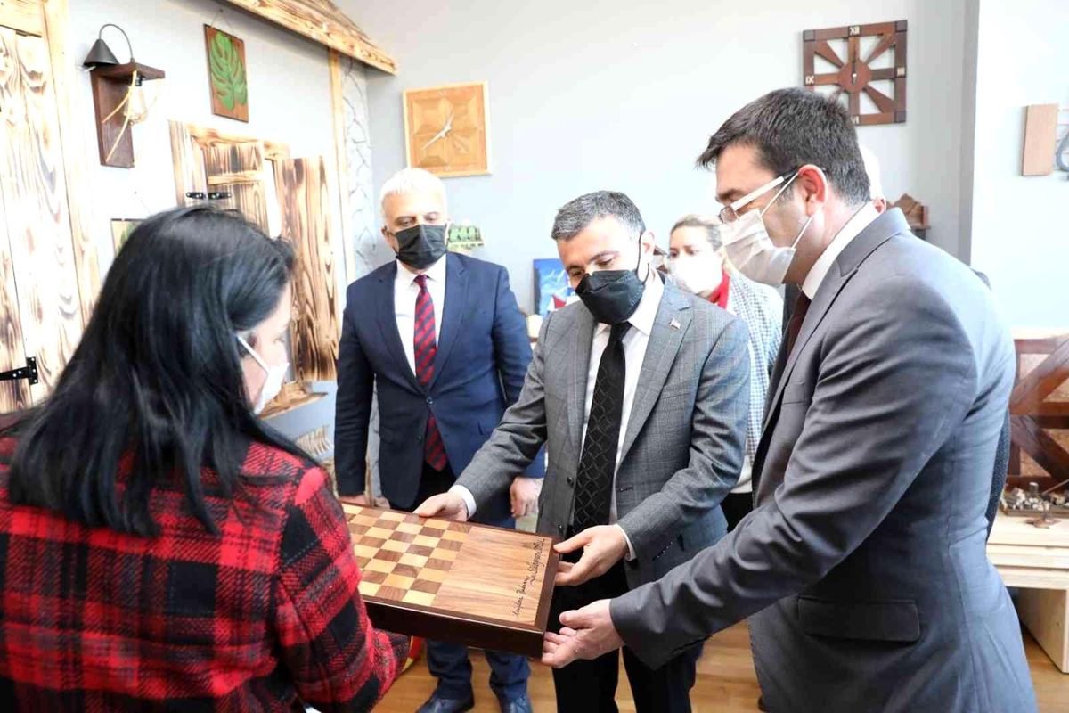 Kadın emeği merkezi güçlenmeye devam ediyor