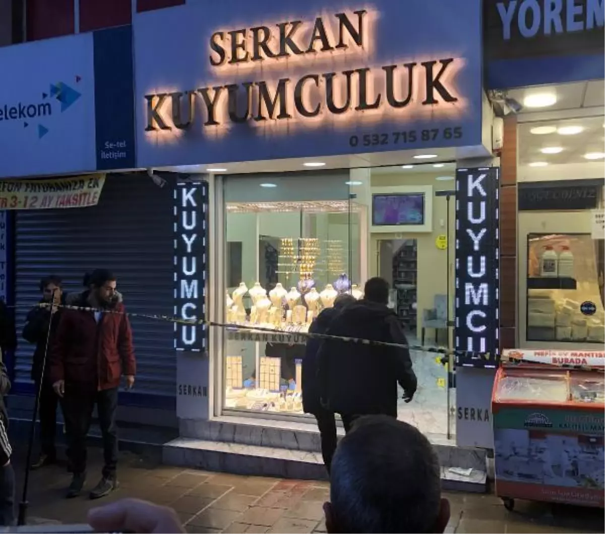 KUYUMCUYU SOYUP, ÇALIŞANI TABANCAYLA YARALADI