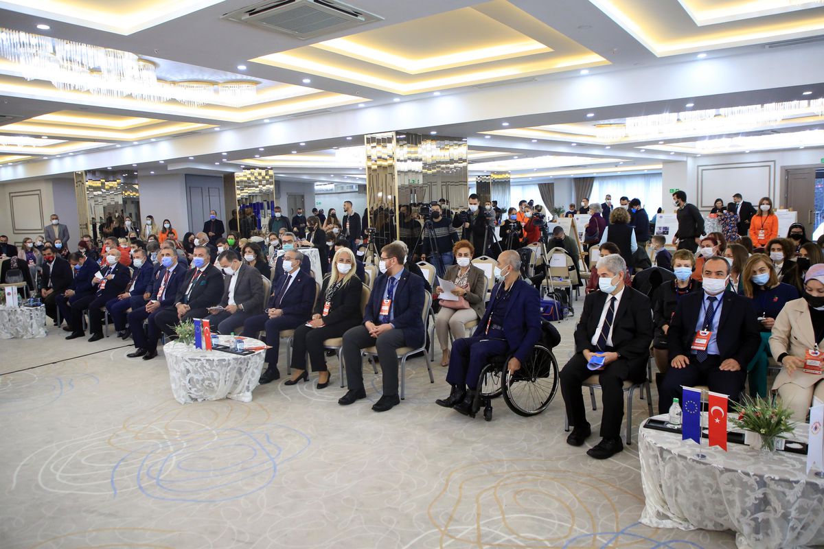 Mersin\'de "Uluslararası Engellilik Zirvesi" düzenlendi