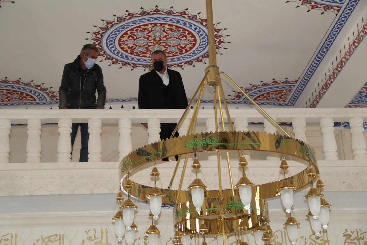 Midyat Belediye Başkanı, Camii inşaatını inceledi