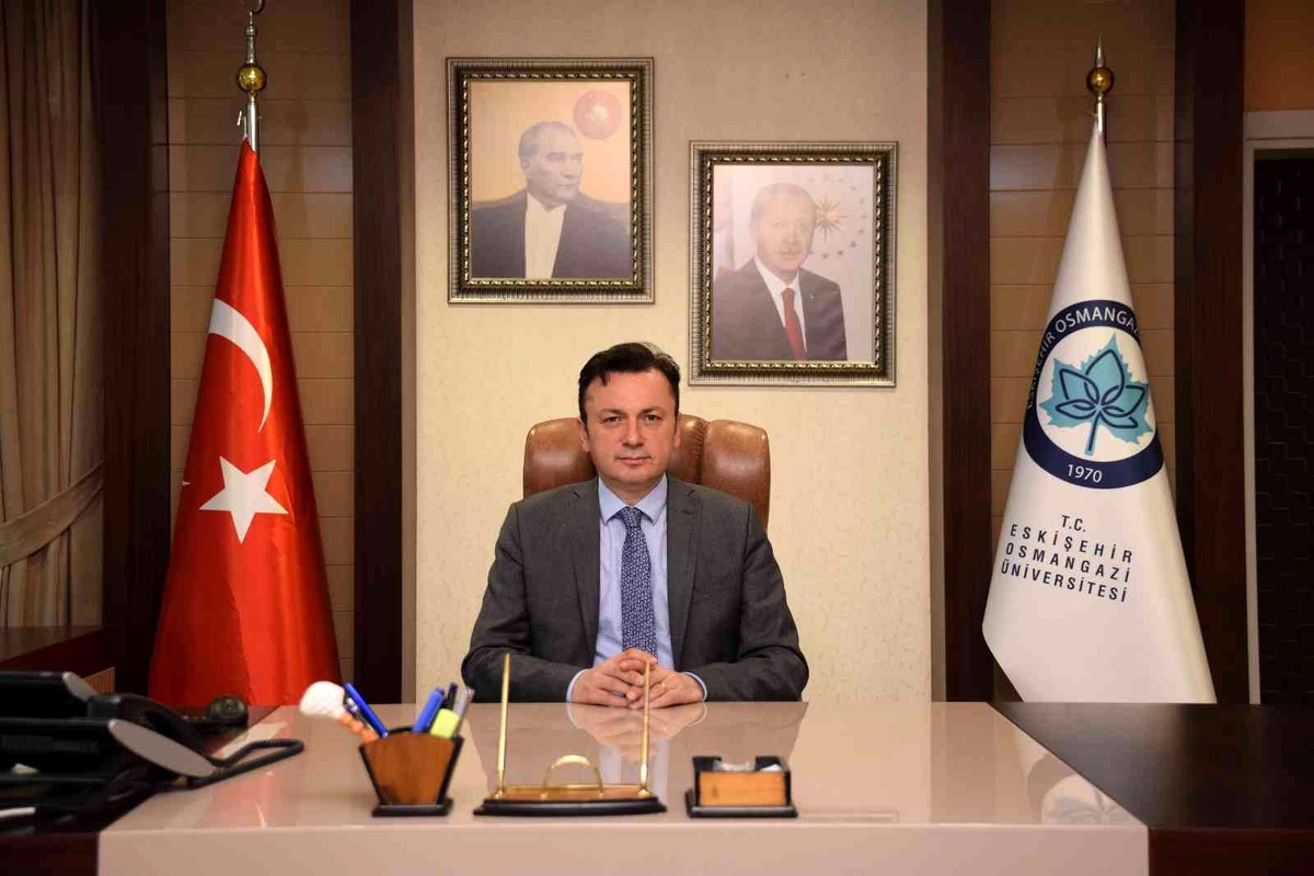 Rektör Şenocak, "Hz. Mevlana\'nın mesajları tüm insanlığa aktarılmalı"