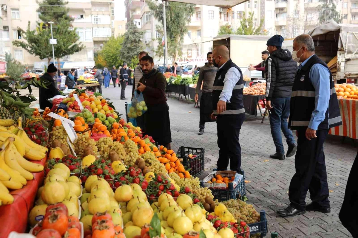 Şanlıurfa\'da zabıtalar pazar yerlerine denetim