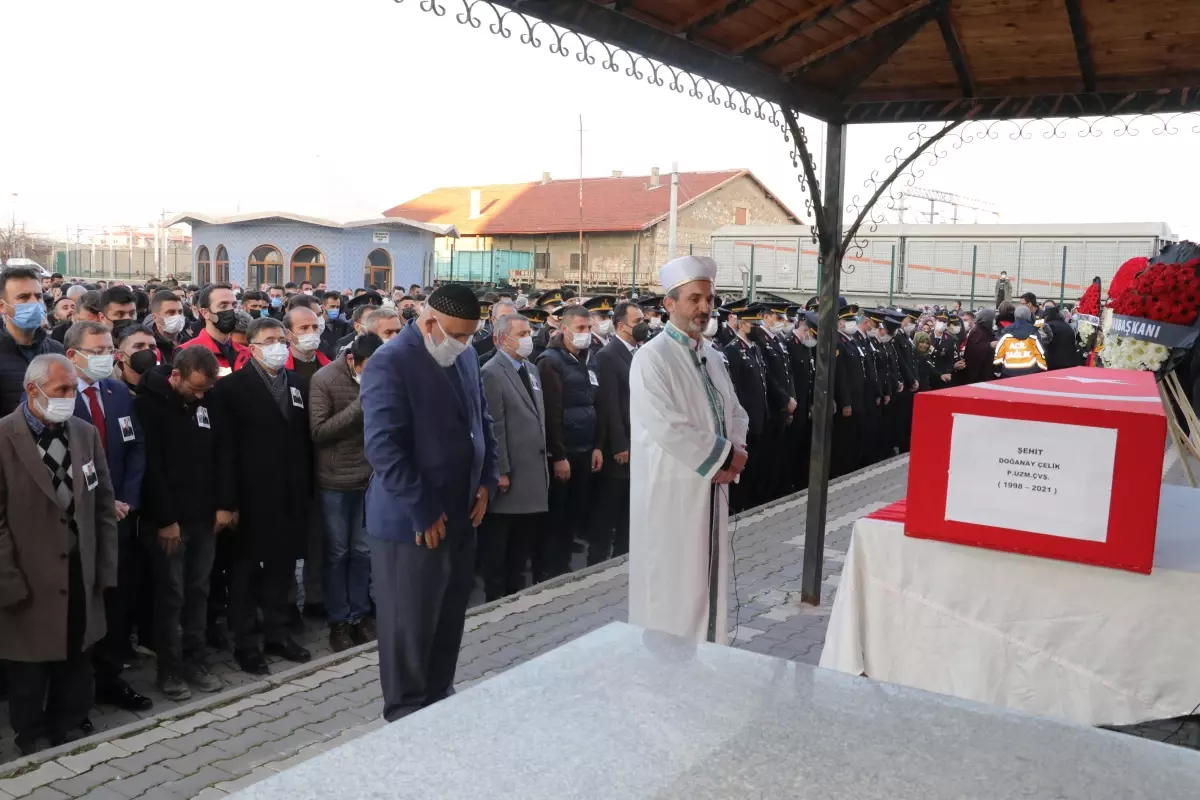 Pençe-Yıldırım Şehidi Çelik, Yozgat\'ta son yolculuğuna uğurlandı