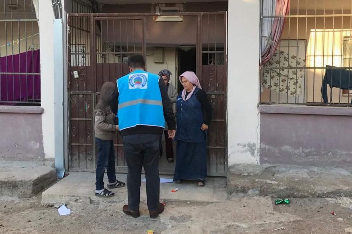 Siirt Belediyesinden ihtiyaç sahibi ailelere gıda yardımı