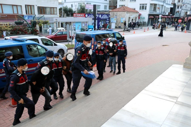 Sinop'ta evden hırsızlık yapan şahıslar yakalandı