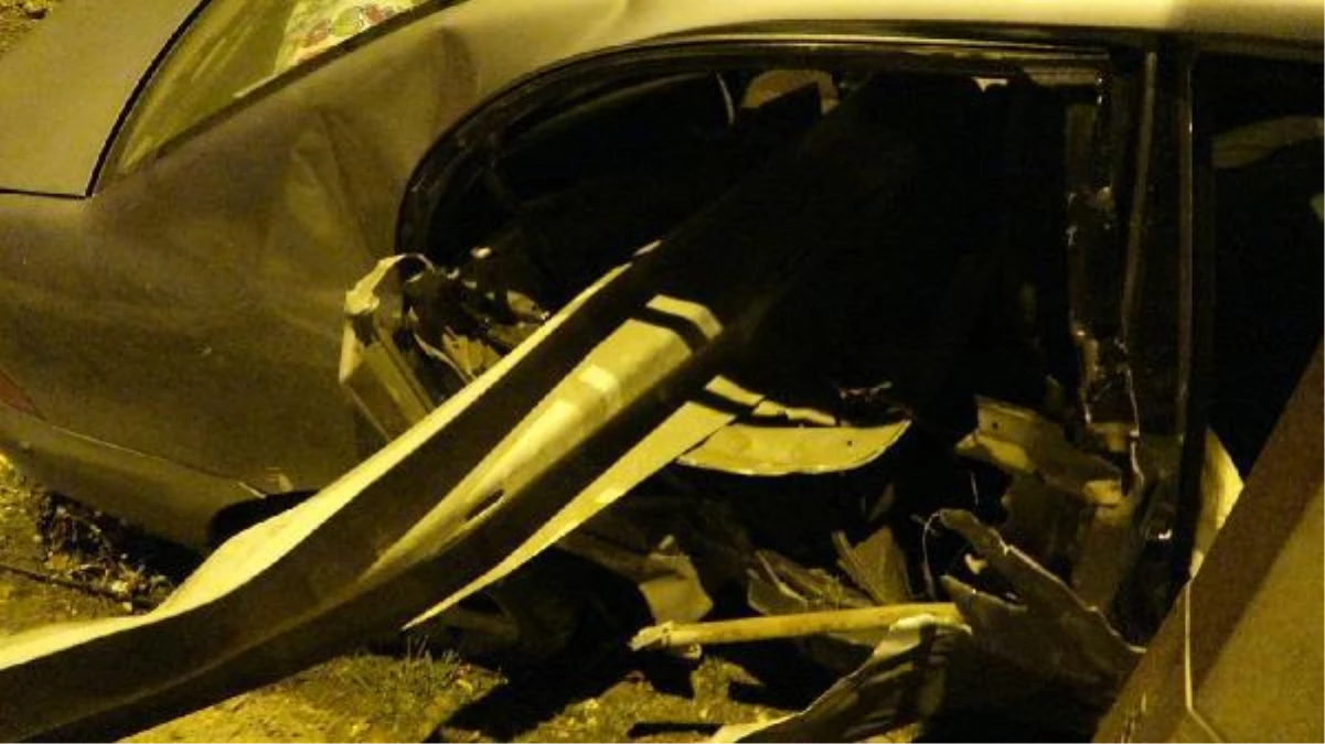 Bariyer otomobile saplandı; sürücü yaralandı