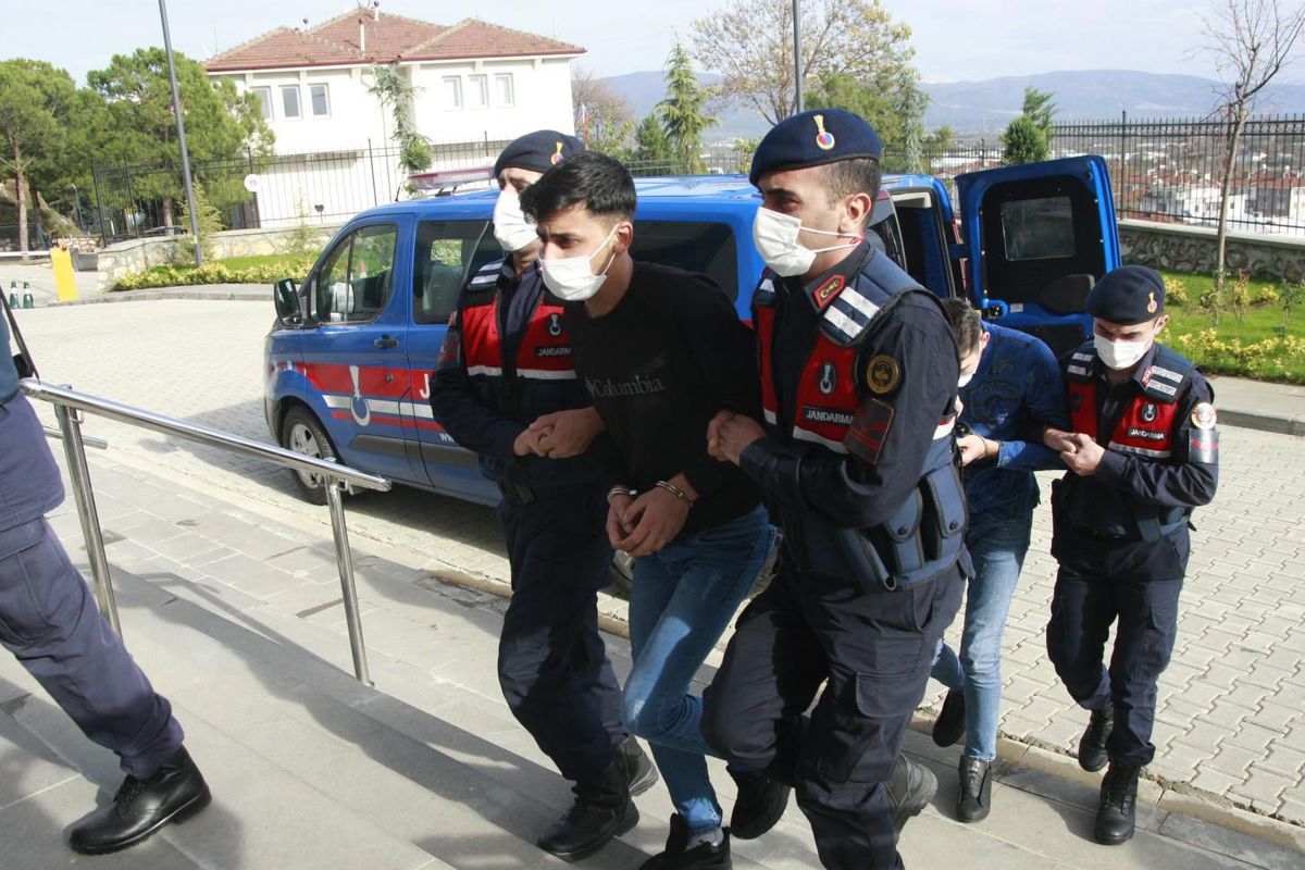 Bursa\'da eğlence mekanındaki silahlı kavgada bir genç öldürüldü