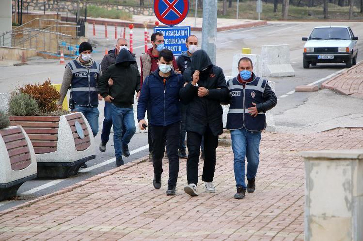 Elazığ\'da ev ve otomobilden hırsızlık yapan 2 kişi tutuklandı
