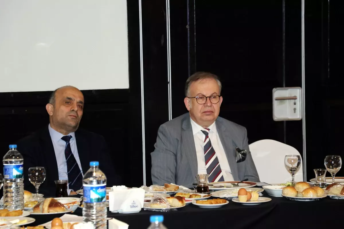 "Palandöken Ekonomi Zirvesi" düzenlendi