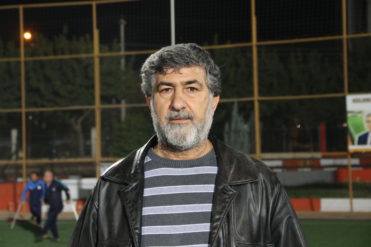 Futbolda iki engelli takımını aynı sezonda bir üst lige çıkardı