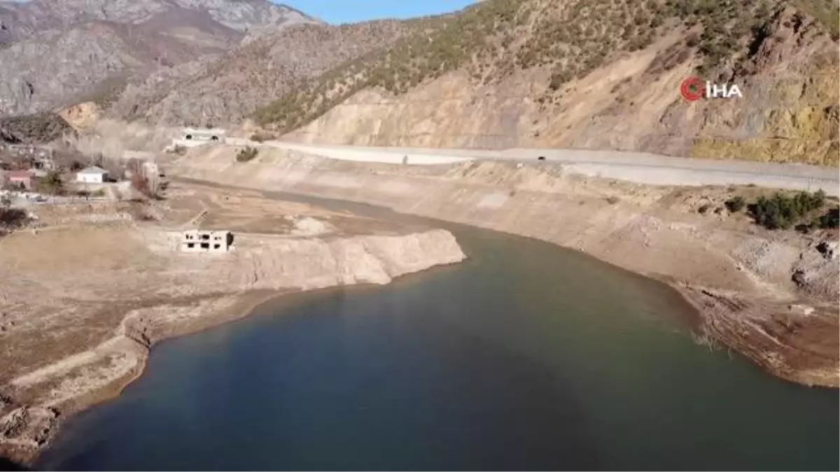 Son dakika gündem: Gümüşhane'nin Torul Baraj Gölü'nde su seviyesi 45 metre çekildi