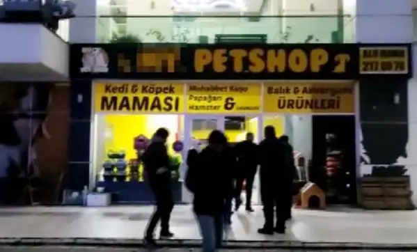 Hayvanları pet shopa kilitleyen iş yeri sahibine para cezası