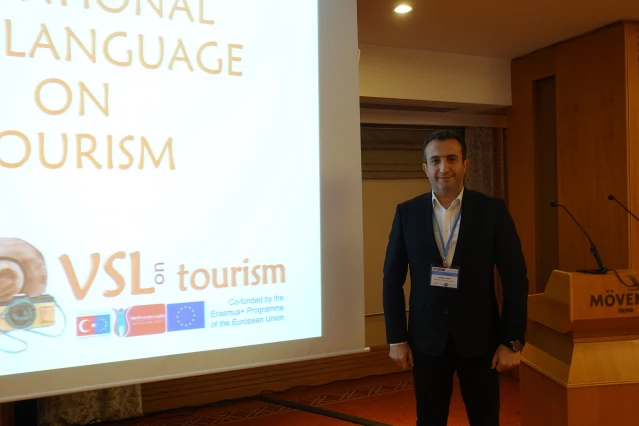 İzmir'de turizm çalışanları için Mesleki İşaret Dili Projesi geliştirildi