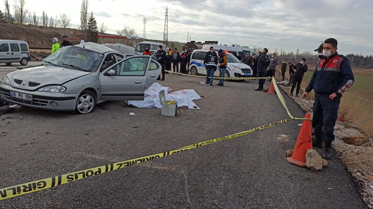 Kahramankazan\'da trafik kazasında 6 kişi öldü, 3 kişi yaralandı