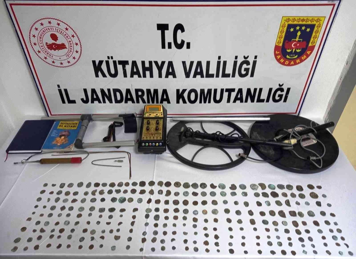 Kütahya\'da 276 adet tarihi sikke ele geçirildi