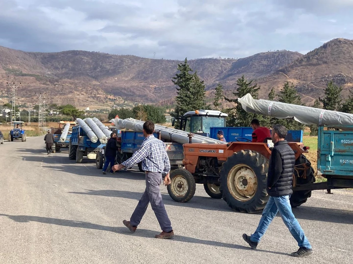 Mersin\'de arazileri yangından etkilenen çiftçilere fidan yardımı yapıldı