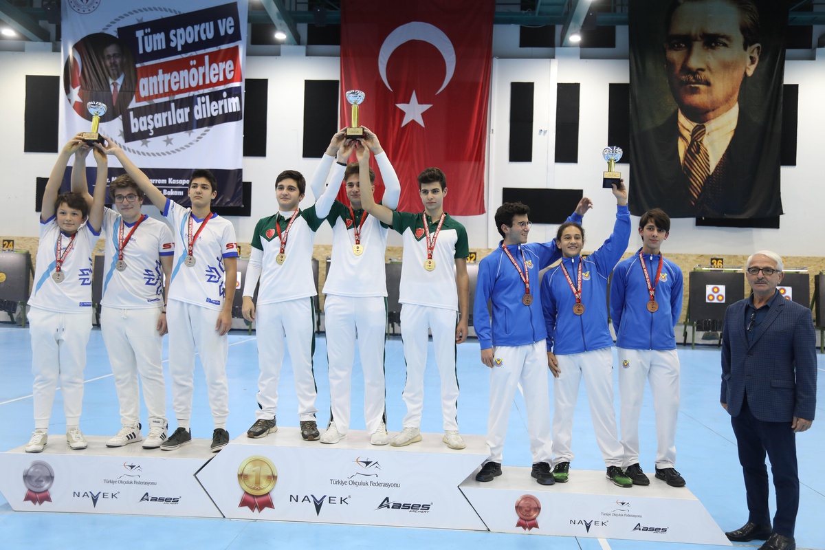 Okçulukta Yıldızlar Salon Türkiye Şampiyonası, Samsun\'da sürüyor