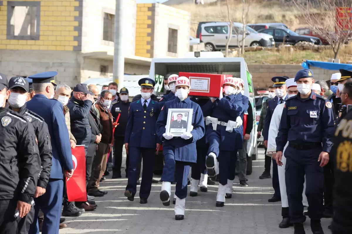 Şehit Piyade Uzman Çavuş Aksöz, Nevşehir\'de son yolculuğuna uğurlandı