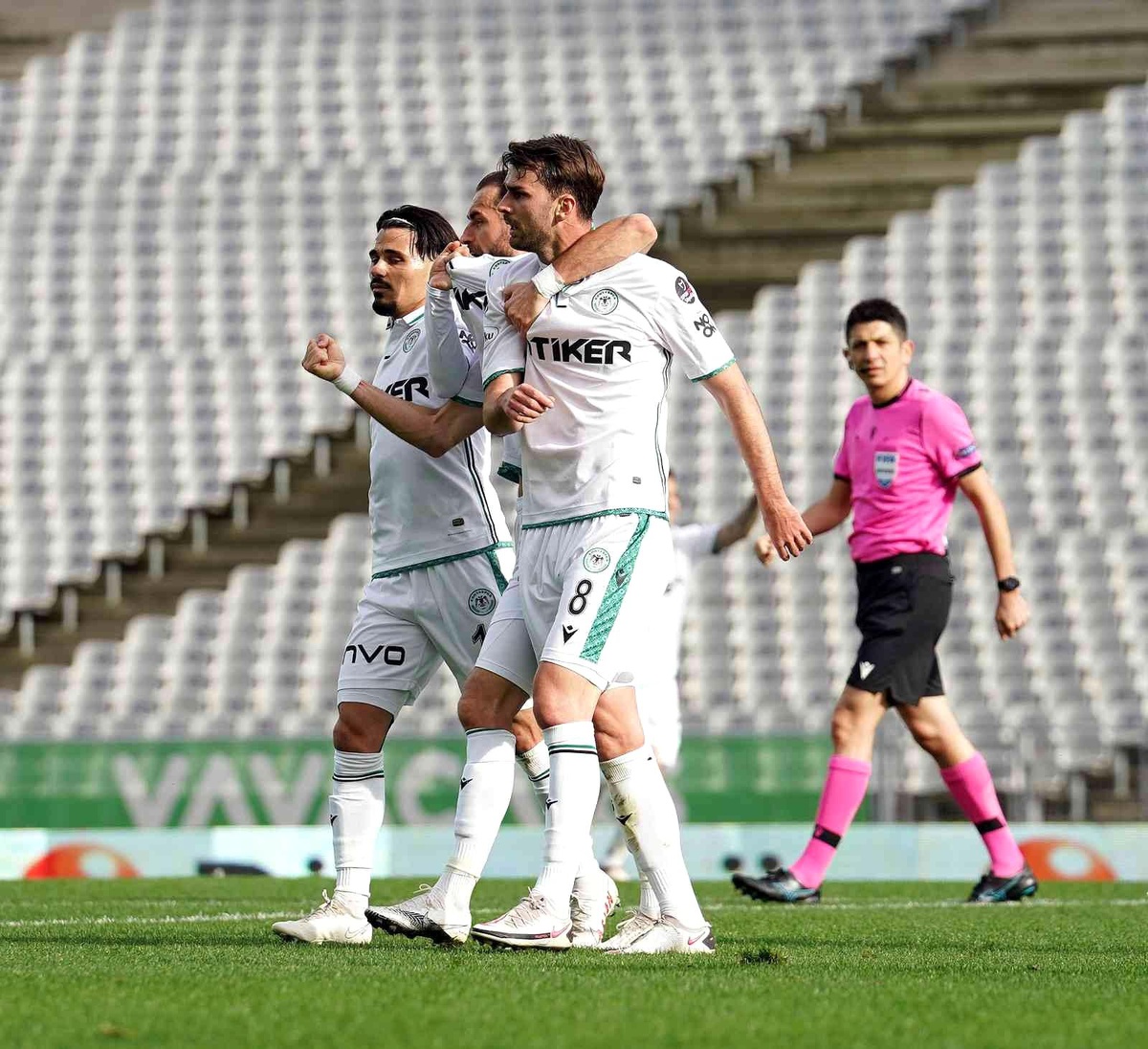 Spor Toto Süper Lig: Fatih Karagümrük: 1 İH Konyaspor: 1 (İlk yarı)