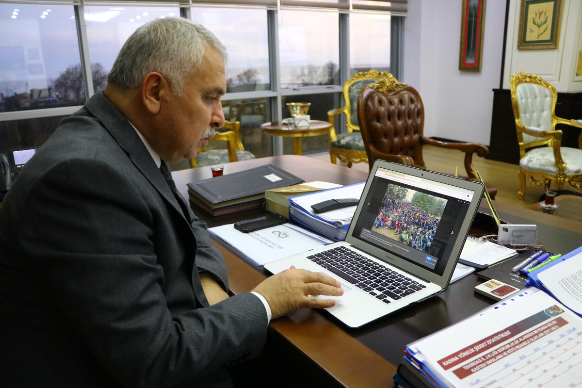 Tekirdağ Valisi Yıldırım, AA\'nın "Yılın Fotoğrafları" oylamasına katıldı