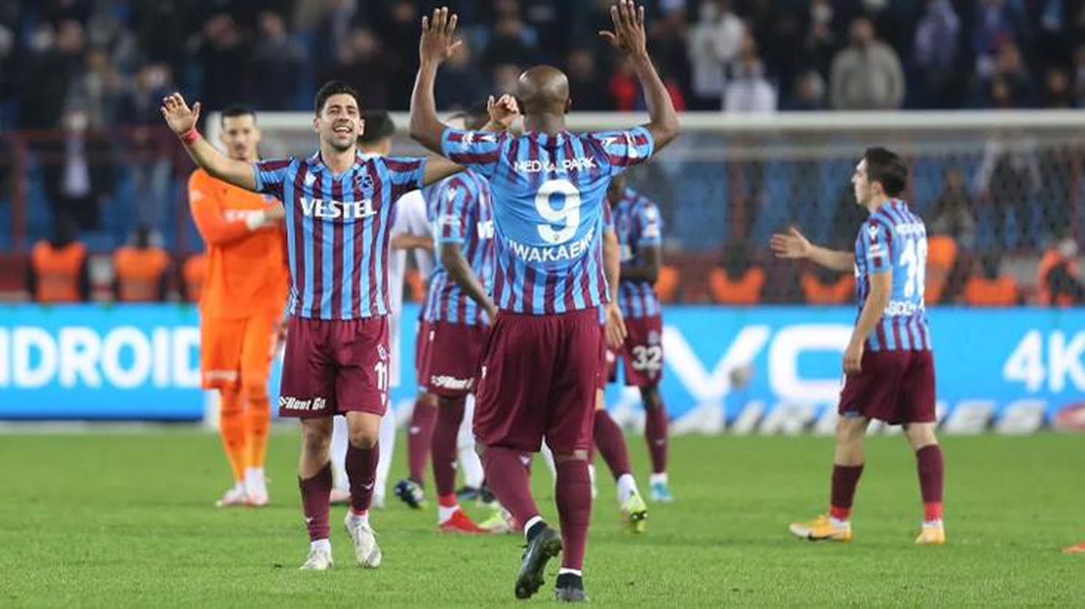 Nwakaeme, Antalyaspor maçında sakatlanarak oyundan ayrıldı