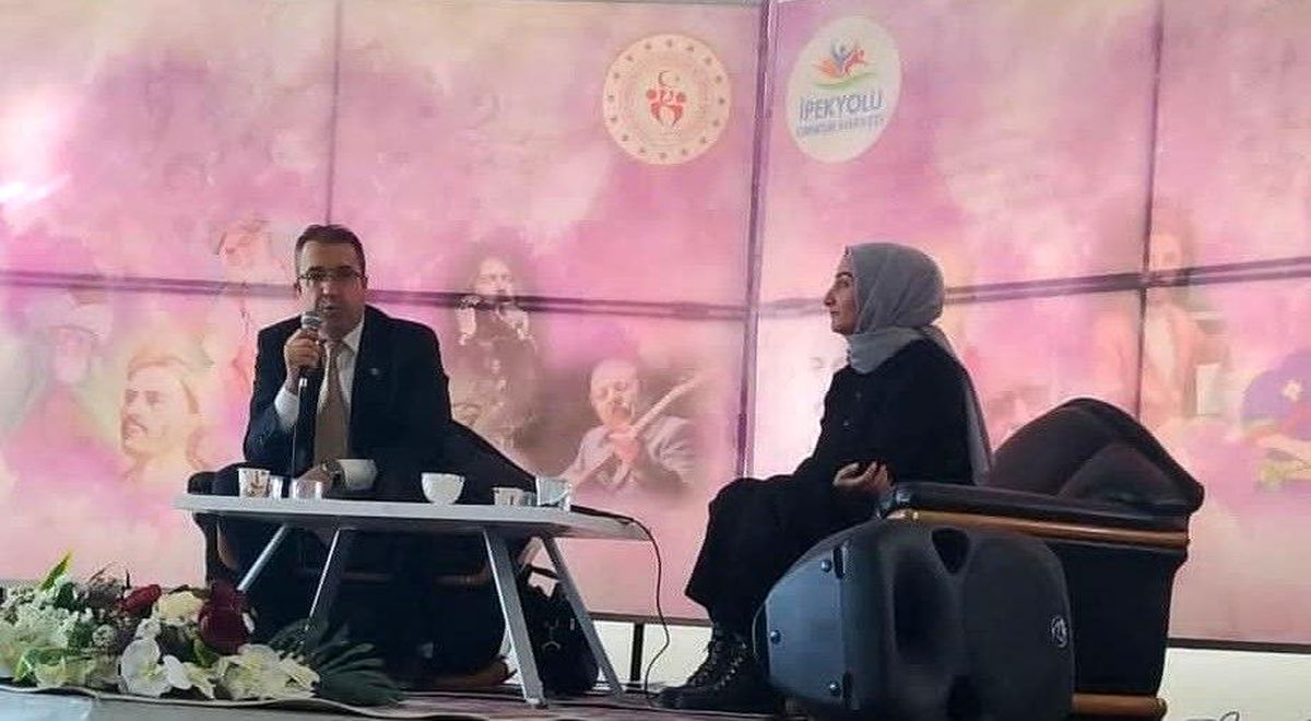 Van\'da "Söz Gençlikte" söyleşisi