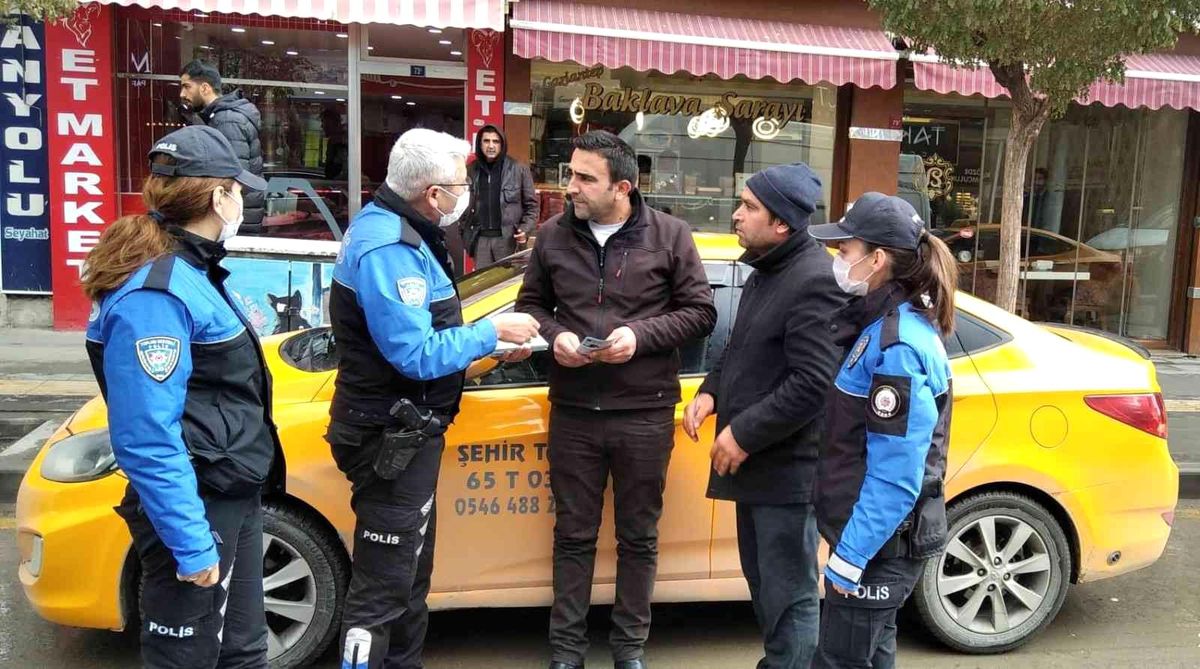 Van polisi taksicileri bilgilendirdi