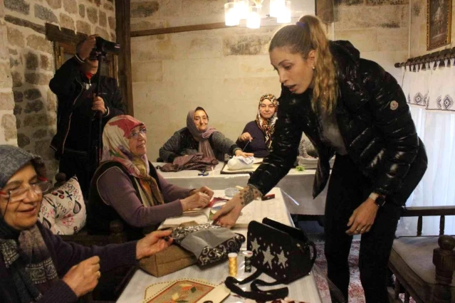 Bahar Toksoy Guidetti, Kilis Aktif Yaşam Merkezi'ndeki yaşlılar ile buluştu