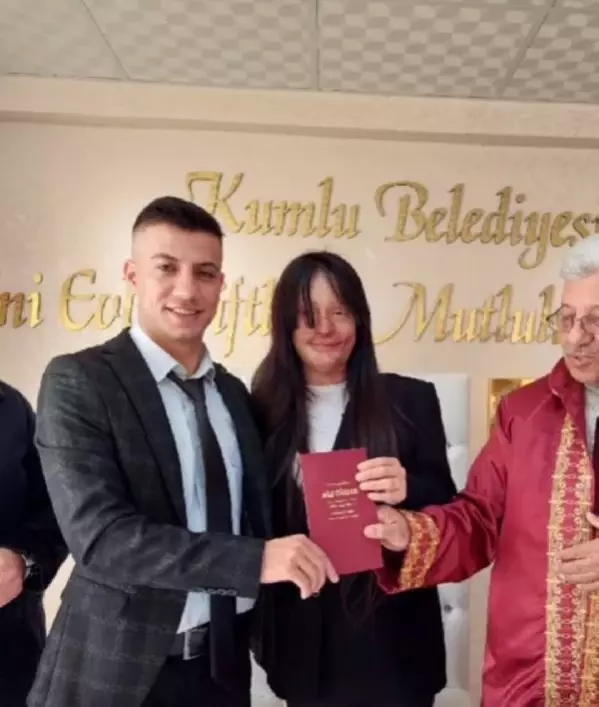 BERFİN, YÜZÜNE ASİT ATAN ESKİ ERKEK ARKADAŞIYLA EVLENDİ