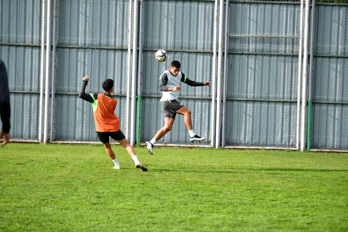 Bursaspor\'da Ümraniyespor maçı hazırlıkları başladı