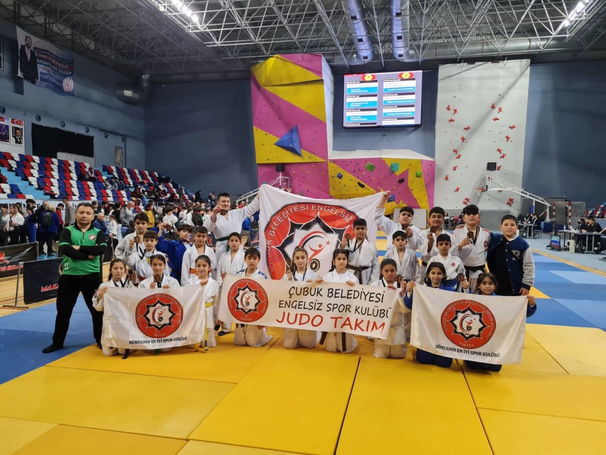 Çubuklu judocular Zonguldak\'tan madalyayla döndü