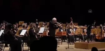 Efsane müzisyen Gidon Kremer, Cem Mansur ile CRR'de sahne aldı