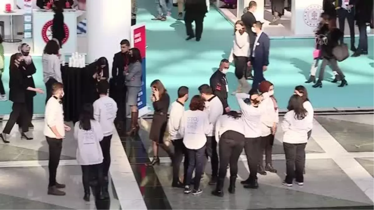 Elazığ depreminin kahraman köpeği 'Olgun', Ankara'daki tanıtım günlerinde marifetlerini sergiledi