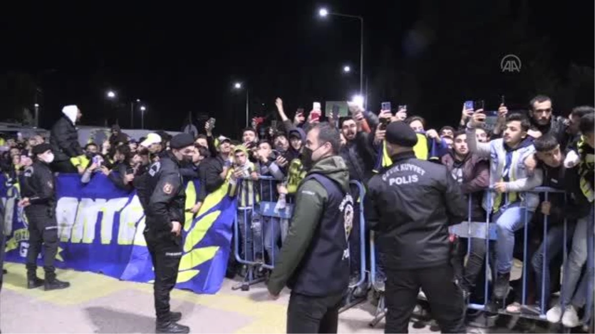 GAZİANTEP - Fenerbahçe kafilesi, Gaziantep\'e geldi