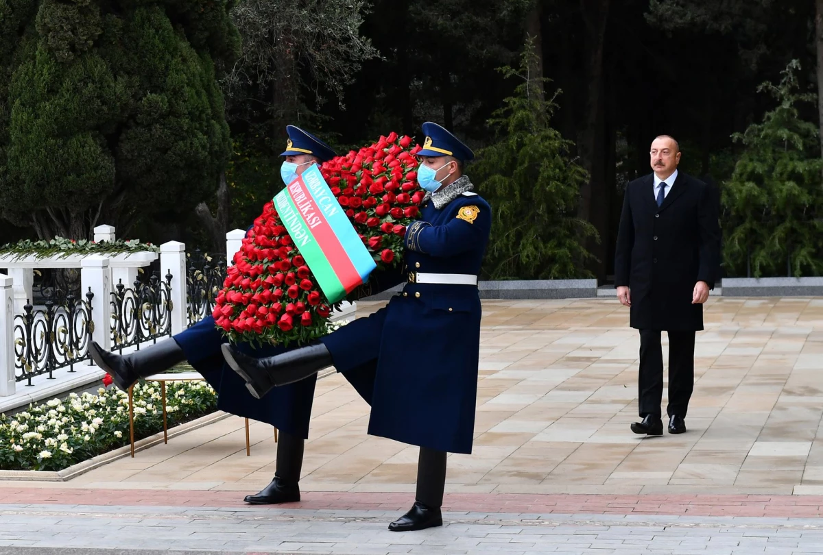 Haydar Aliyev, vefatının 18. yılında anılıyor