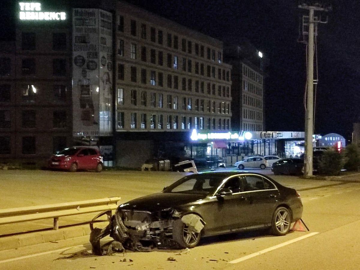 İki otomobil çarpıştı: 1 yaralı