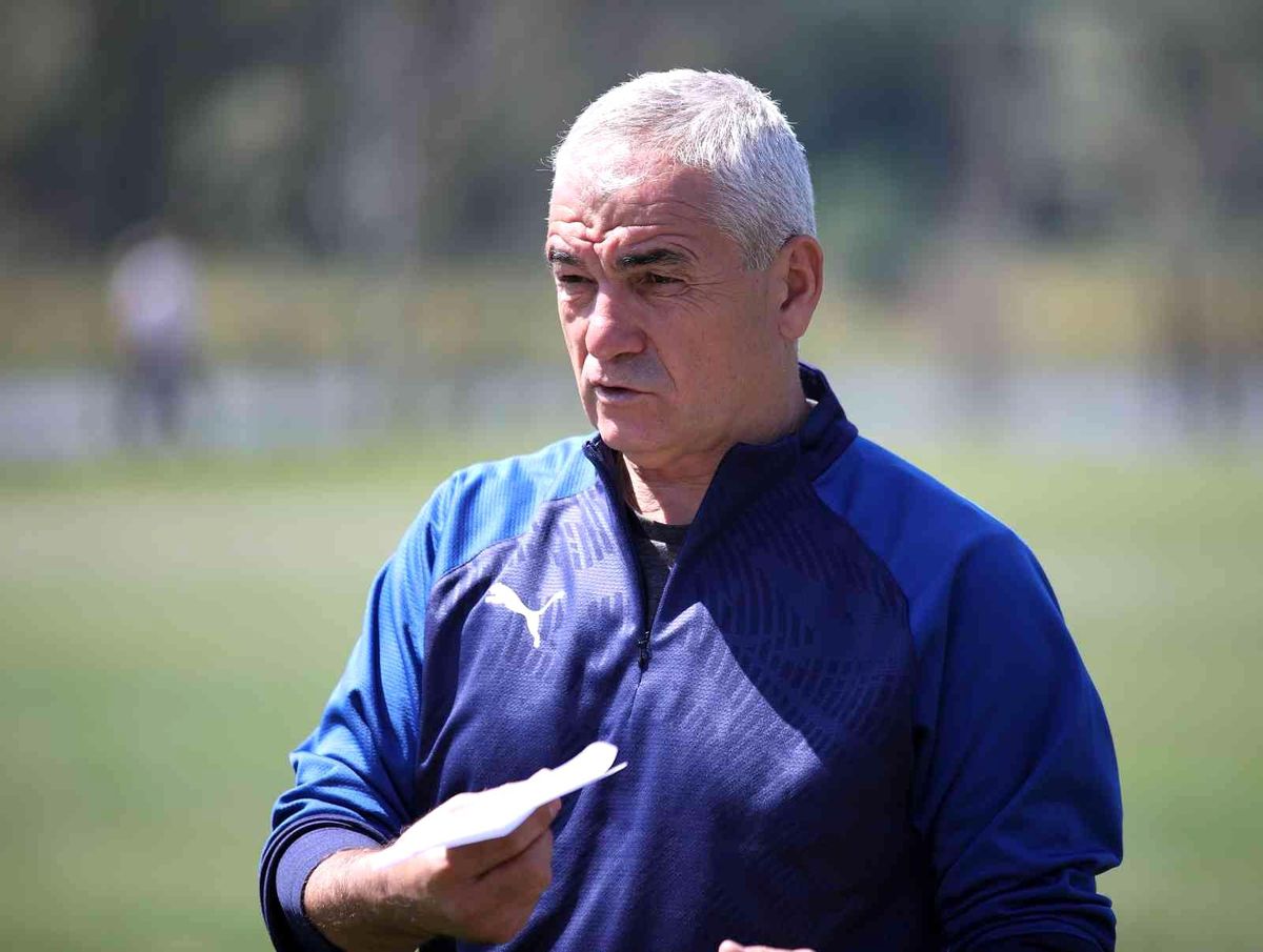 Rıza Çalımbay\'ın Galatasaray karnesi parlak değil